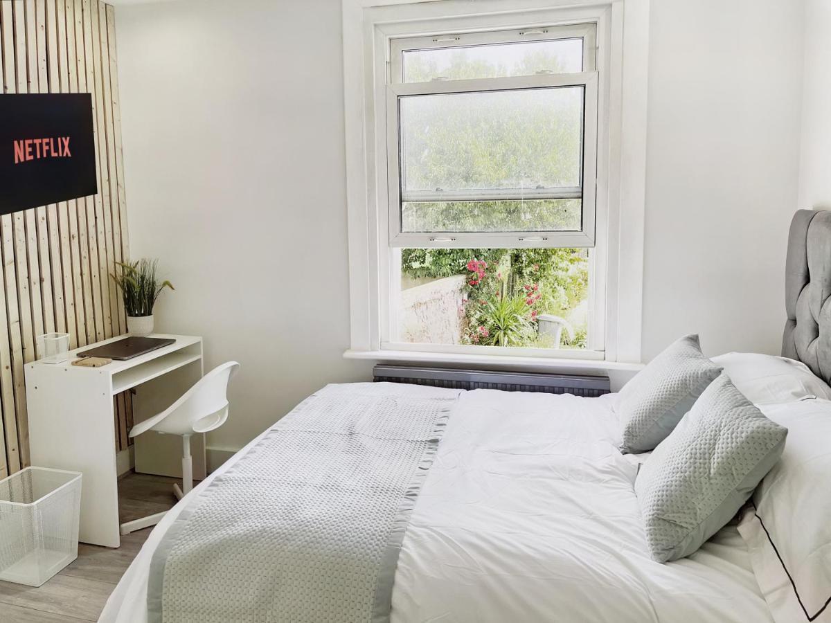 Modern Room In Centrally Located Apartment - Room 4 Londra Esterno foto